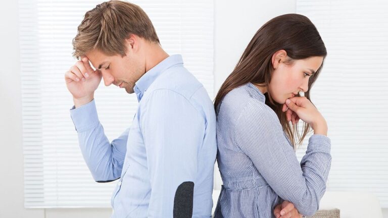 La generación que dice no a la maternidad y paternidad: ansiedad, crisis y cambio cultural