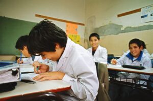 Amenazas en escuelas reavivan el debate sobre salud mental y seguridad educativa