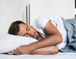 Dormir bien: el hábito silencioso que también rejuvenece la piel